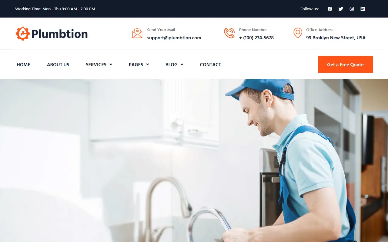 หน้าแรกของธีม Plumbtion Plumbing Services บนคอมพิวเตอร์