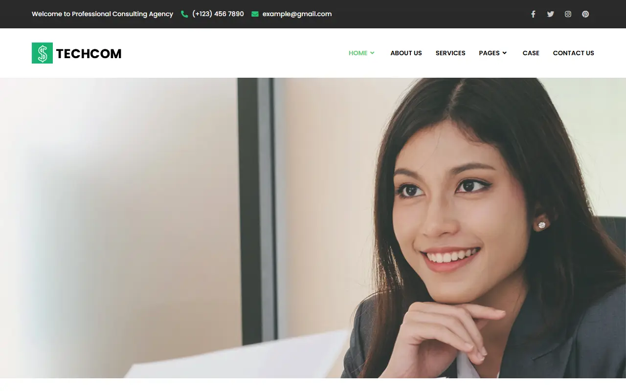 หน้าแรกของธีม Techcom บนคอมพิวเตอร์